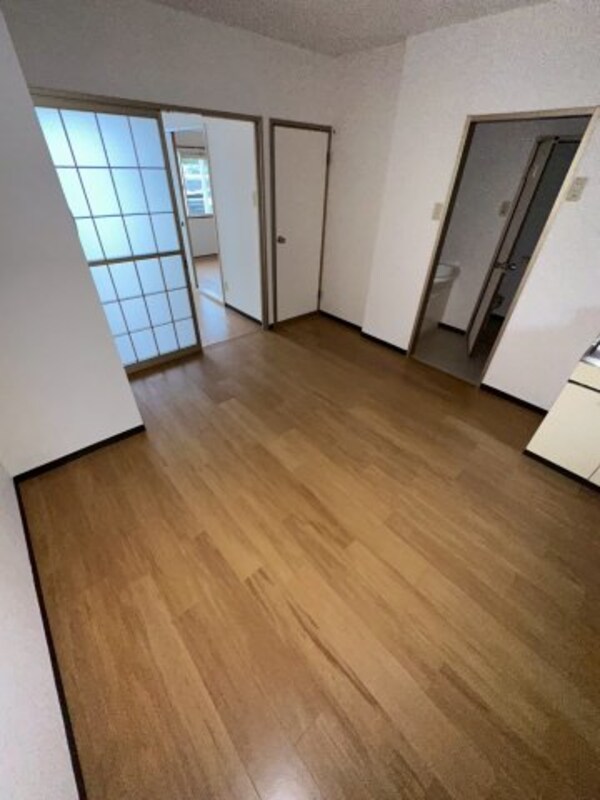 居室(ゆったりとした居間です)