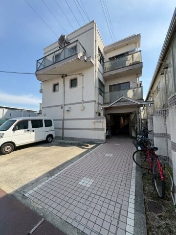 物件外観写真1　(外観もきれいです)