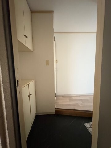 物件内観写真3　(シンプルで使いやすい玄関です)