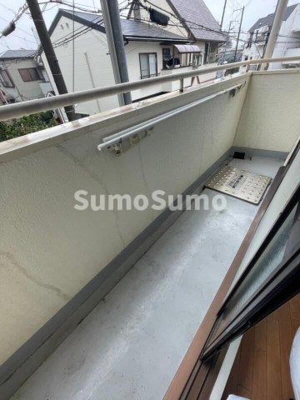 バルコニー(お洗濯にも便利なバルコニー付き)