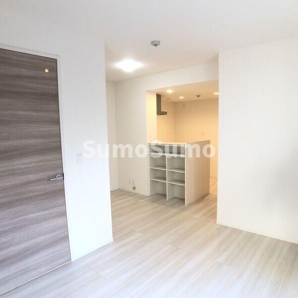 物件内観写真7　(こちらのリビングで趣味の時間をお楽しみください)