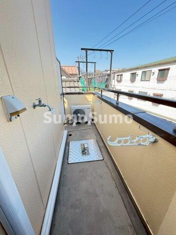 物件内観写真14　(お洗濯にも便利なバルコニー付き)