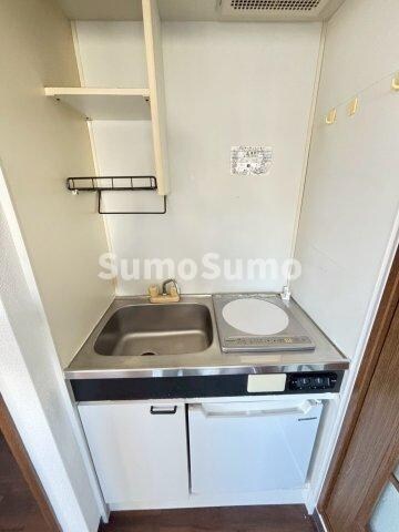 物件内観写真17　(コンパクトなキッチンで掃除もラクラク)