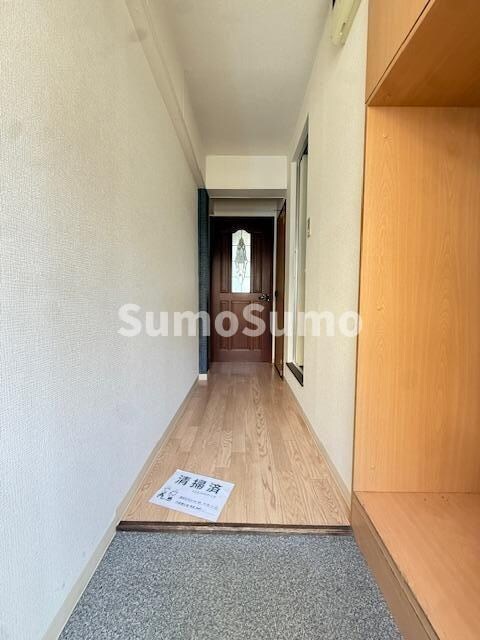 物件内観写真2　(きれいな玄関です)