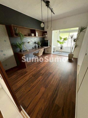 物件内観写真4　(リビングです)