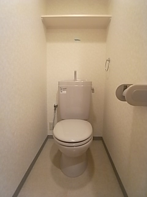 物件内観写真11　(コンパクトで使いやすいトイレです)