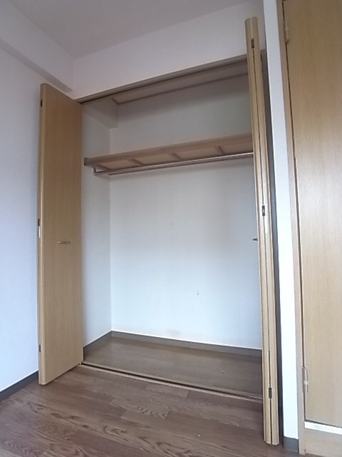物件内観写真12　(収納スペース豊富です)