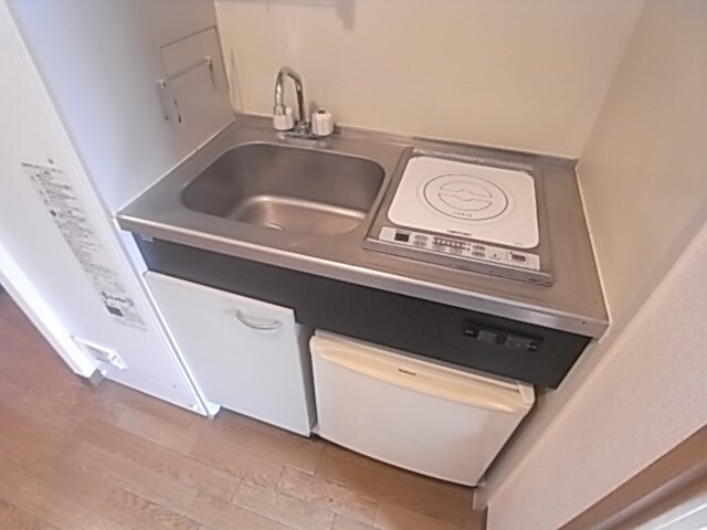 物件内観写真18　(コンパクトなキッチンで掃除もラクラク)