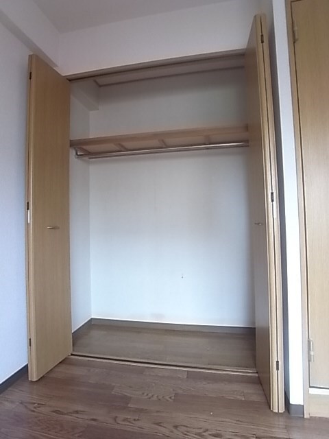 物件内観写真23　(こまごまとしたものを収納できそうですね)