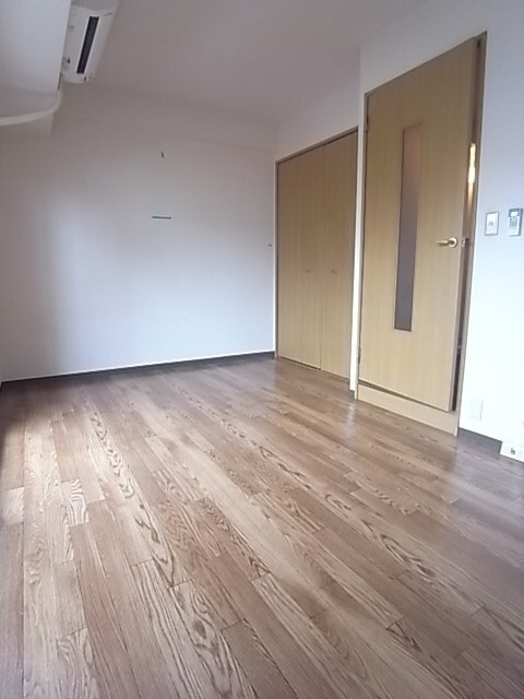 物件内観写真25　(使い勝手のいい洋室です)