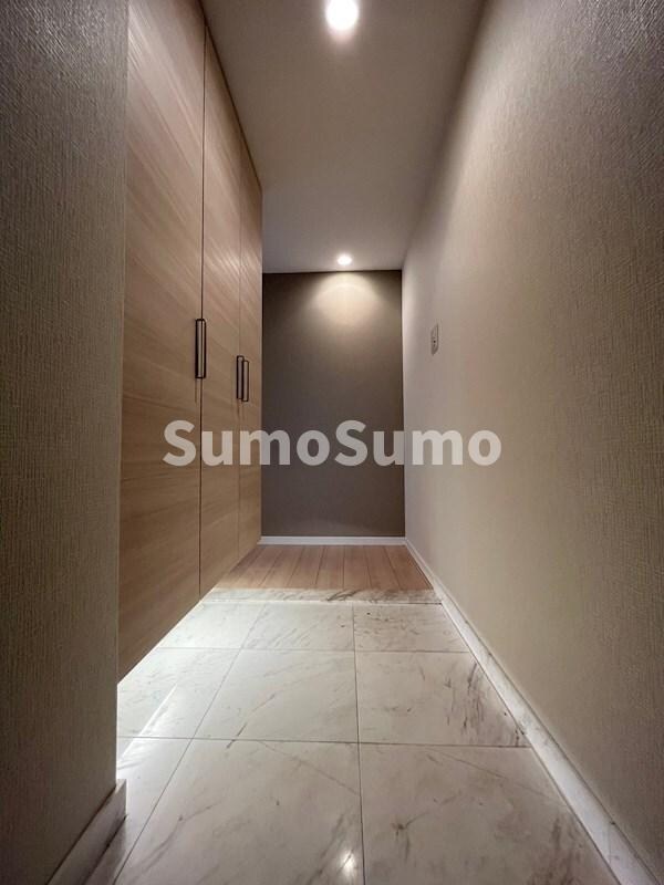 物件内観写真4　(落ち着いた玄関です)