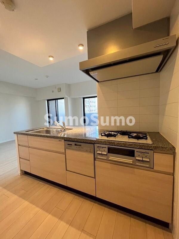 物件内観写真6　(コンパクトなキッチンで掃除もラクラク)