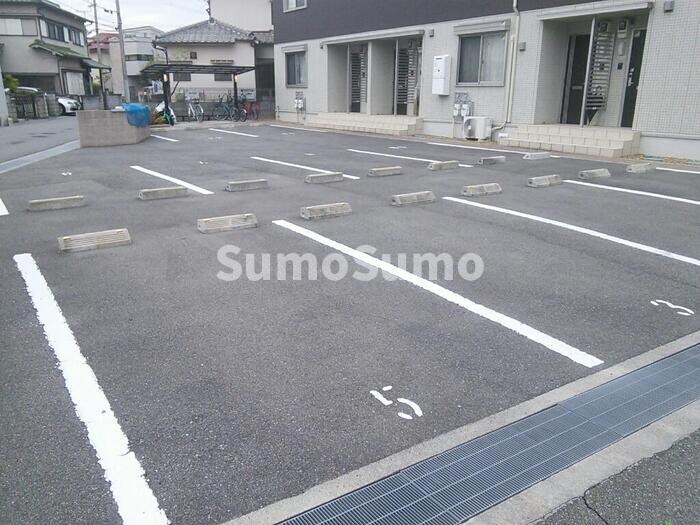 物件外観写真2　(カースペースがあります)