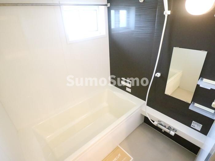 物件内観写真5　(コンパクトで使いやすいお風呂です)