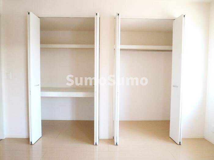 物件内観写真12　(ちょっとした収納スペースも充実しています)