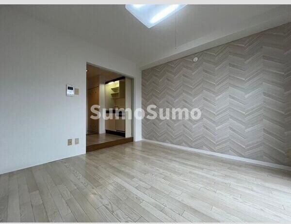 物件内観写真4　(ゆったり過ごせるリビングです)