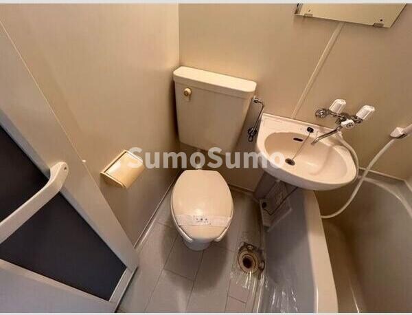 物件内観写真8　(シンプルで使いやすいトイレです)