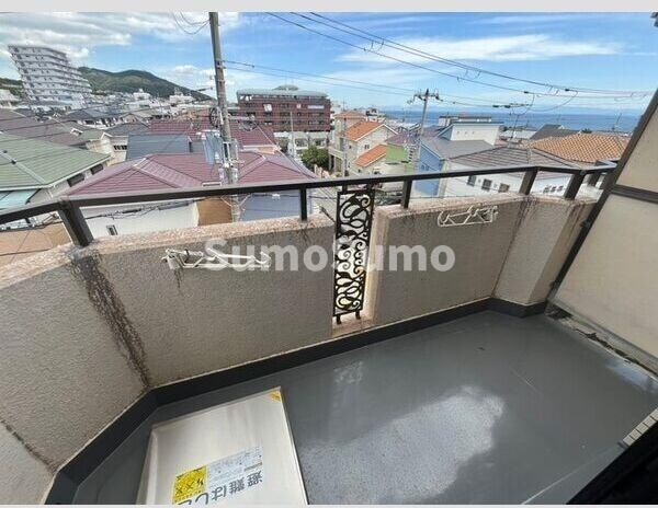 物件内観写真9　(お洗濯にも便利なバルコニー付き)