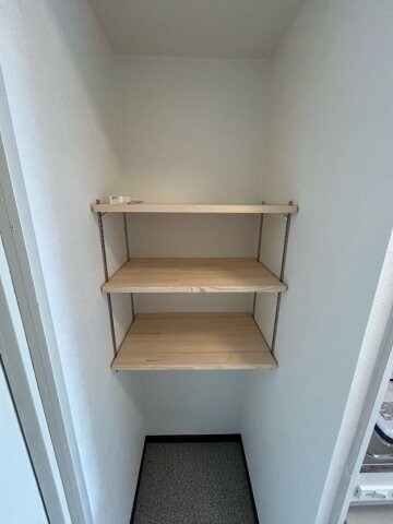 物件内観写真15　(たっぷりとした収納スペースです)