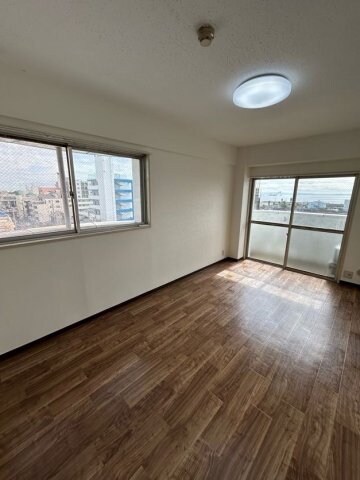 物件内観写真24　(ゆったりとしたリビングです)