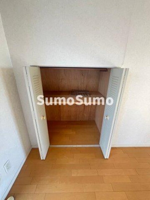 収納(小物を収納するのに便利です)
