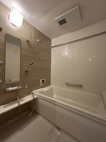 物件内観写真3　(ゆったり過ごせるお風呂です)