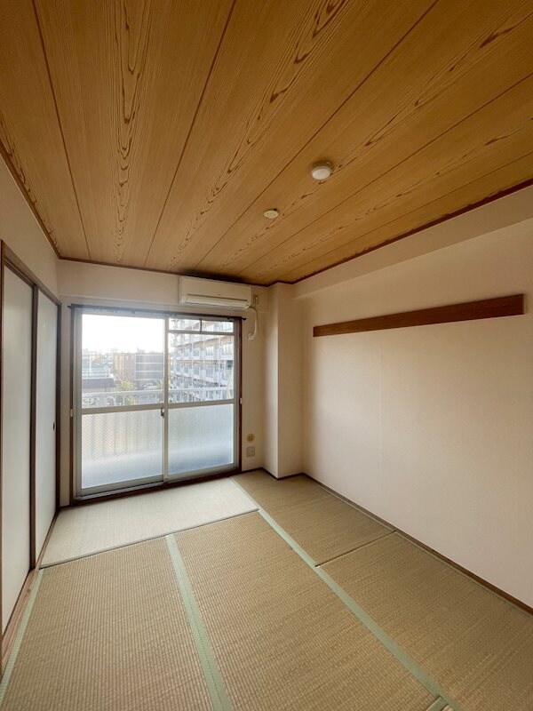 物件内観写真24　(い草の香りが落ち着く素敵な和室です)