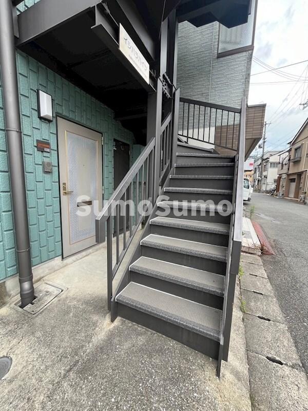 物件外観写真3　(物件の外観です)