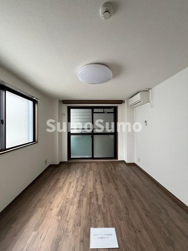 寝室(ゆとりの広さです)