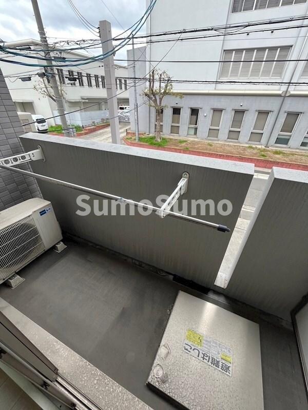 物件内観写真13　(お洗濯にも便利なバルコニー付き)