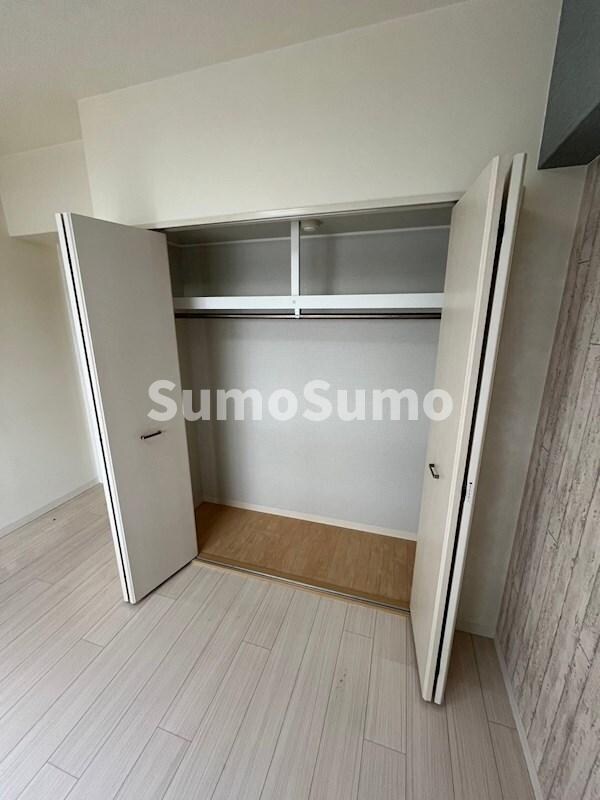 物件内観写真14　(たっぷりとした収納スペースです)