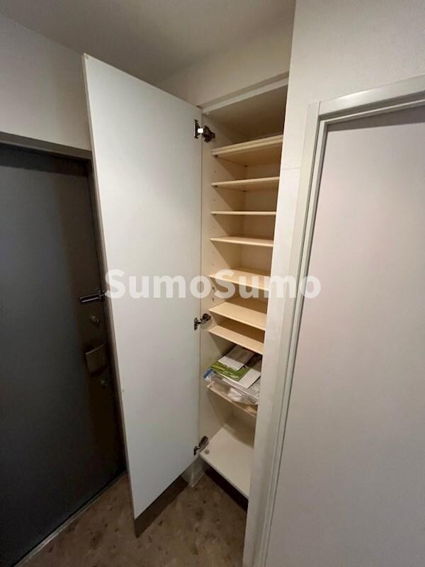 物件内観写真23　(ちょっとした収納スペースも充実しています)