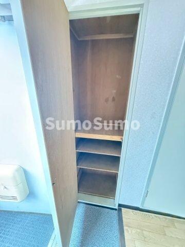 物件内観写真20　(大きなスペースがあり、収納には困りません)