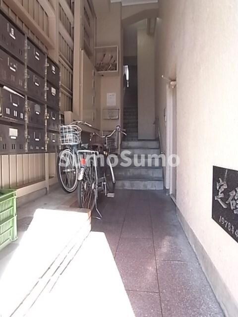 物件外観写真4　(建物の内部です)