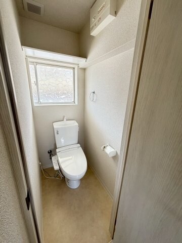 物件内観写真7　(コンパクトで使いやすいトイレです)