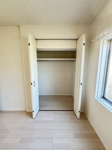 物件内観写真12　(たっぷりとした収納スペースです)