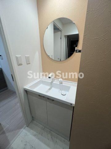 物件内観写真10　(ゆったりとスペースのある洗面所)