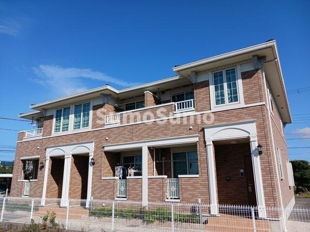 物件外観写真1　(きれいな外観です)