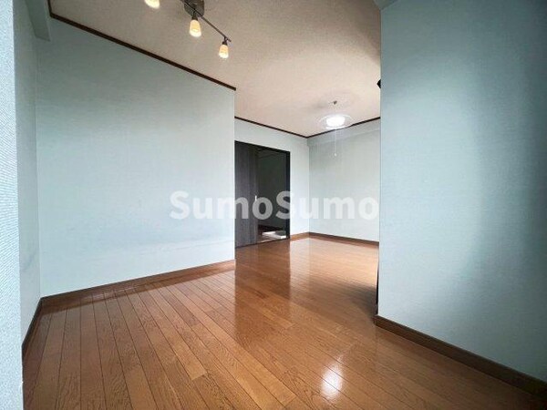 寝室(広くて明るい寝室)