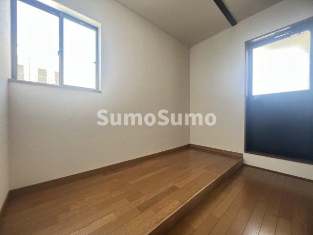 物件内観写真7　(広々とした洋室です)