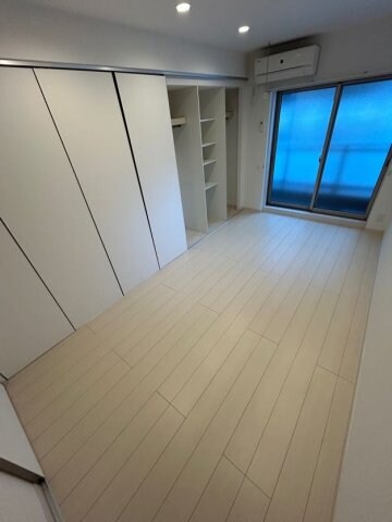 物件内観写真28　(ゆったりとしたリビングです)