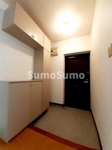 物件内観写真3　(落ち着いた玄関です)