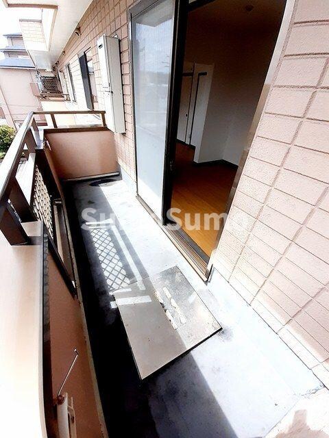物件内観写真12　(お洗濯にも便利なバルコニー付き)