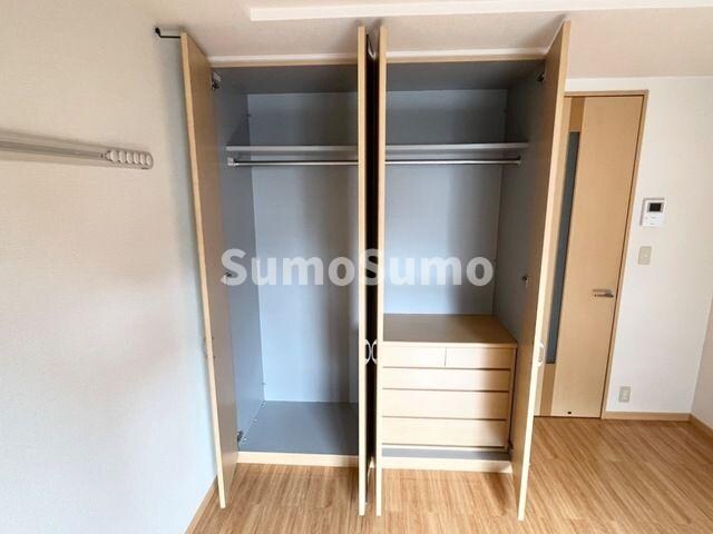 物件内観写真10　(ちょっとした収納スペースも充実しています)