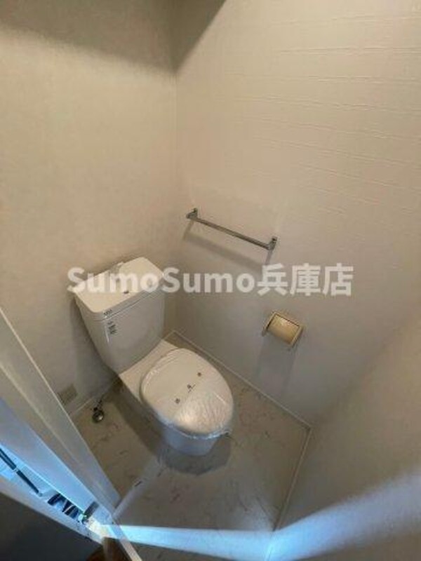 トイレ(コンパクトで使いやすいトイレです)