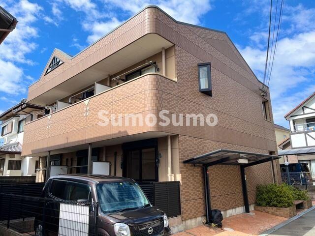 物件外観写真1　(外観もきれいです)