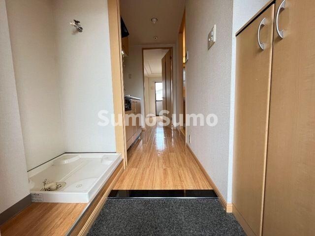 物件内観写真2　(玄関です)