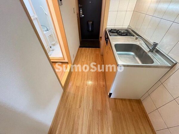 キッチン(コンパクトなキッチンで掃除もラクラク)