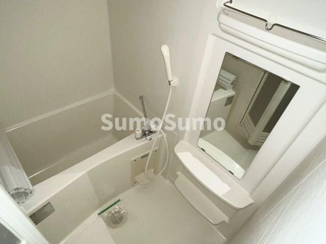 物件内観写真6　(日々の疲れを癒すお風呂付です)