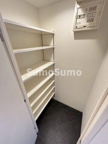 物件内観写真7　(ちょっとした収納スペースも充実しています)
